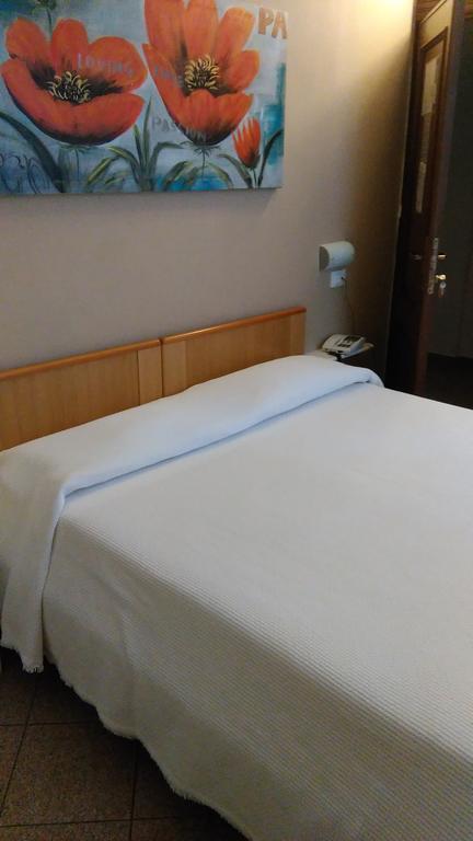 Hotel Lydia Алассіо Екстер'єр фото